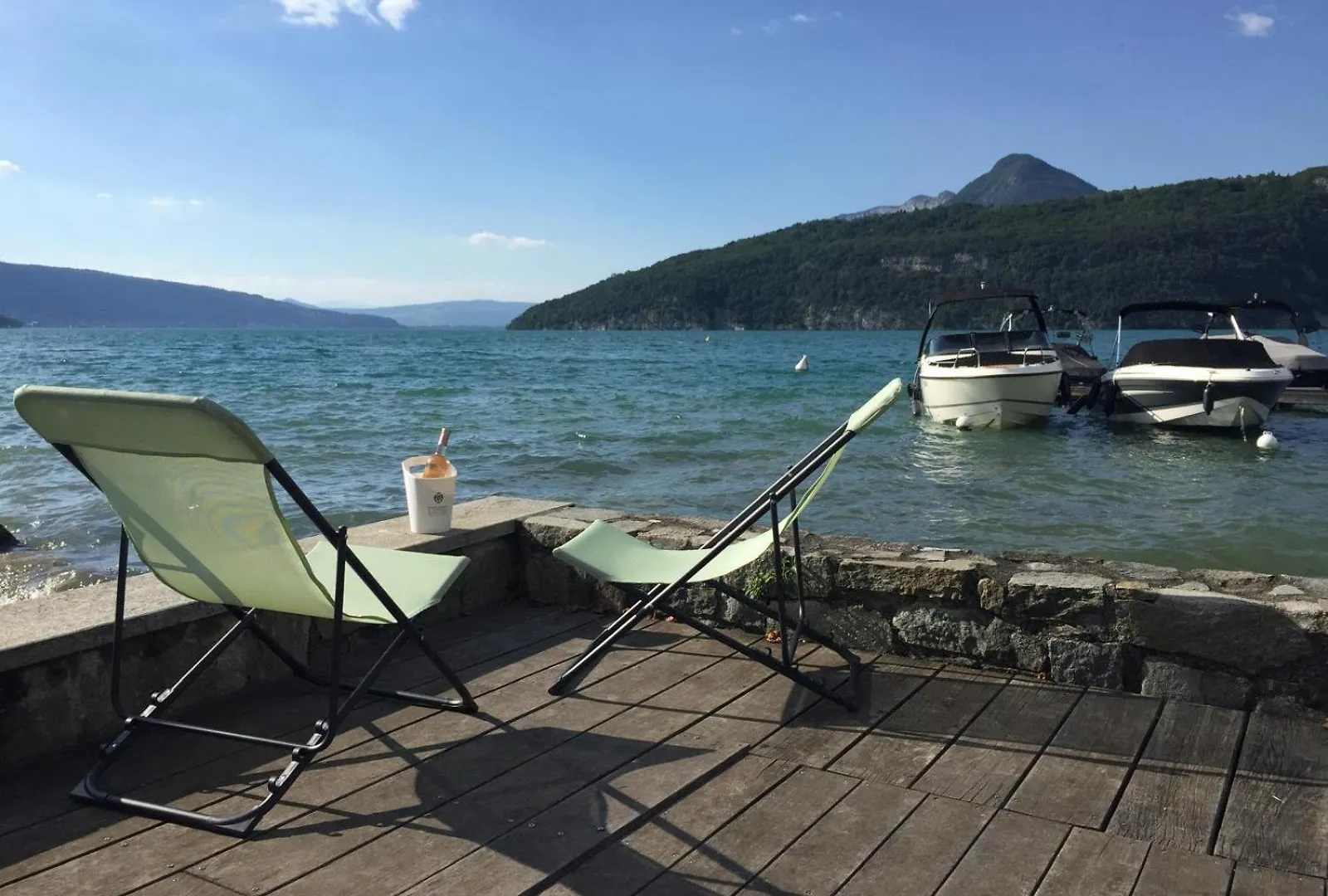 Appartement Le Beach Du Lac D'Annecy Avec Les Pieds Dans L Eau, Plage Et Ponton Prive Duingt France