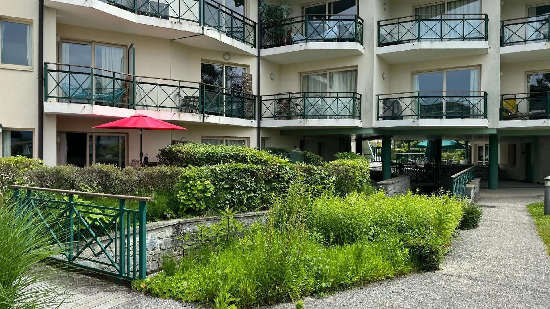 Appartement Le Beach Du Lac D'Annecy Avec Les Pieds Dans L Eau, Plage Et Ponton Prive Duingt 0*,