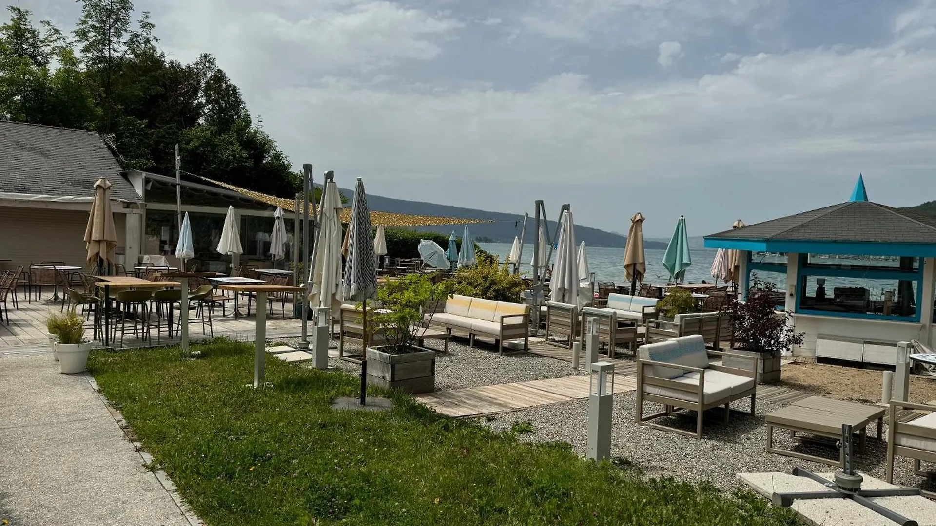 Appartement Le Beach Du Lac D'Annecy Avec Les Pieds Dans L Eau, Plage Et Ponton Prive Duingt