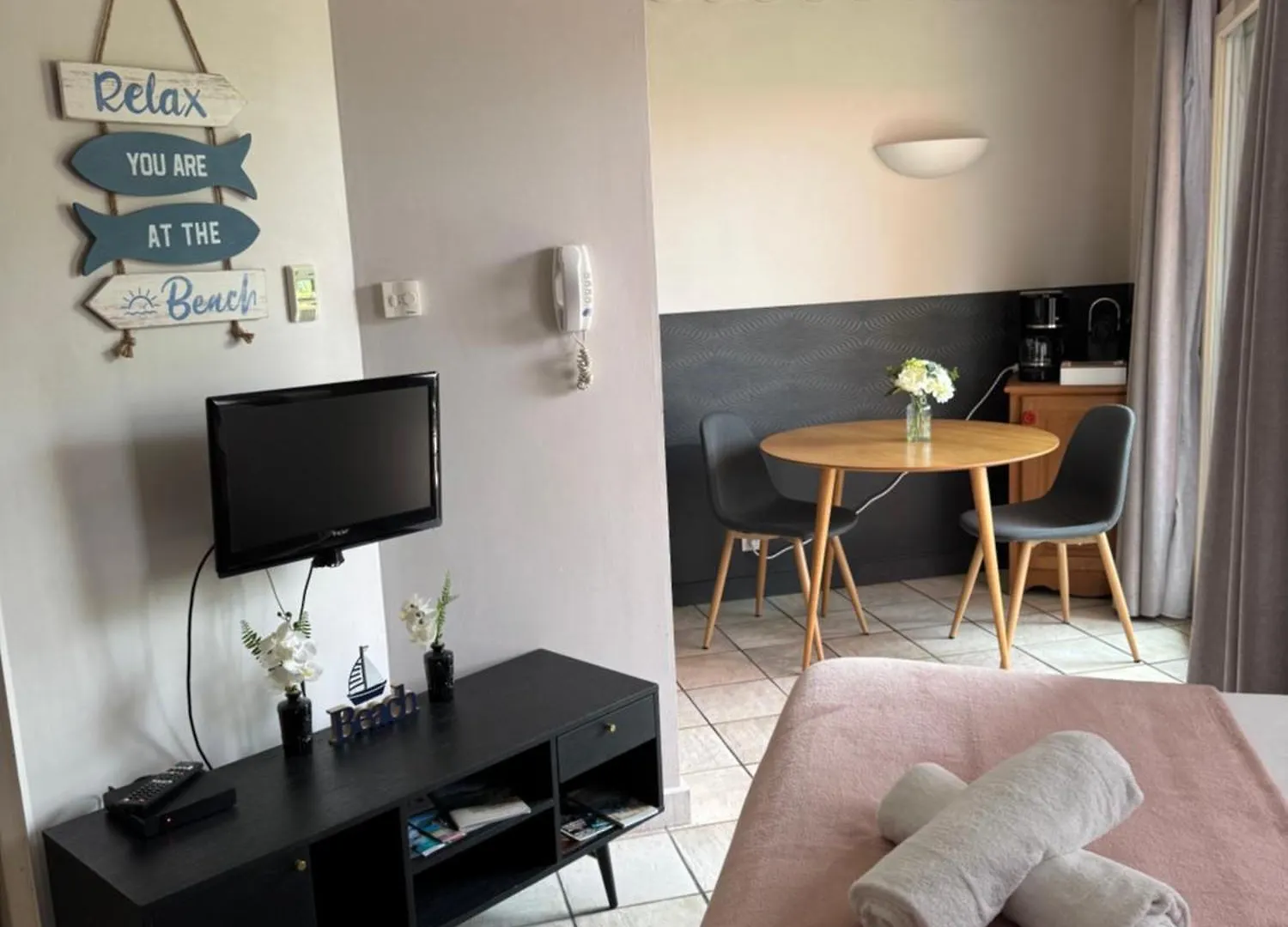 Appartement Le Beach Du Lac D'Annecy Avec Les Pieds Dans L Eau, Plage Et Ponton Prive Duingt