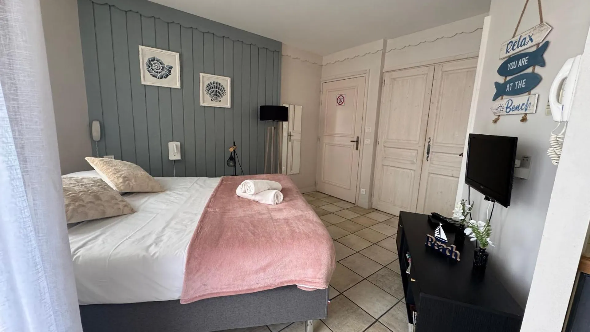 Appartement Le Beach Du Lac D'Annecy Avec Les Pieds Dans L Eau, Plage Et Ponton Prive Duingt France